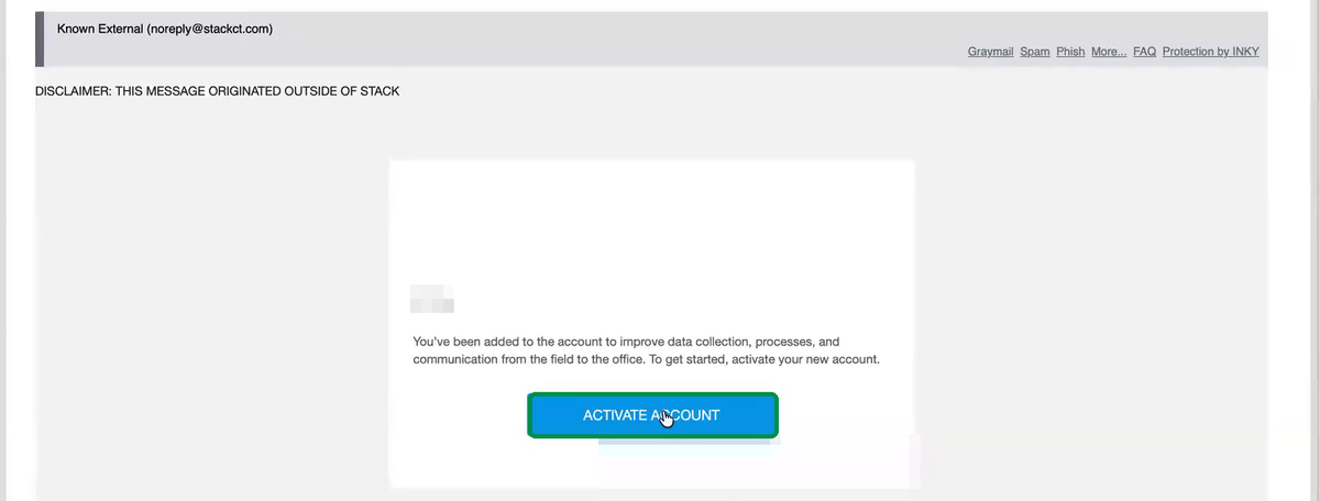 Correo electrónico de invitación con el botón Activate Account resaltado.